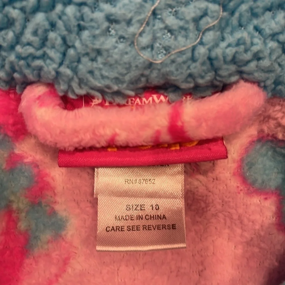 Dream works trolls girls bath robe size 10.